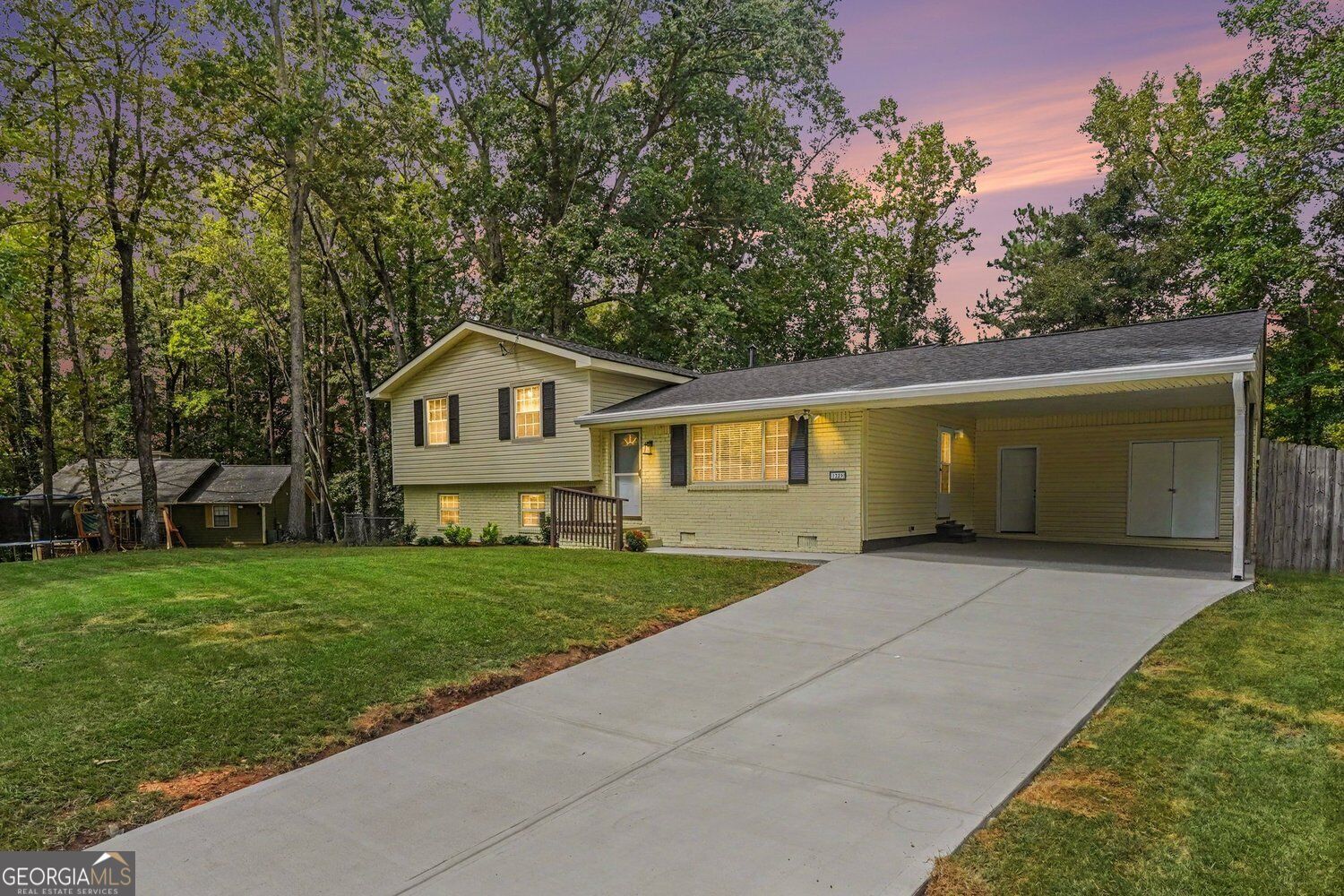 Property Photo:  1229 Deleon Court  GA 30021 