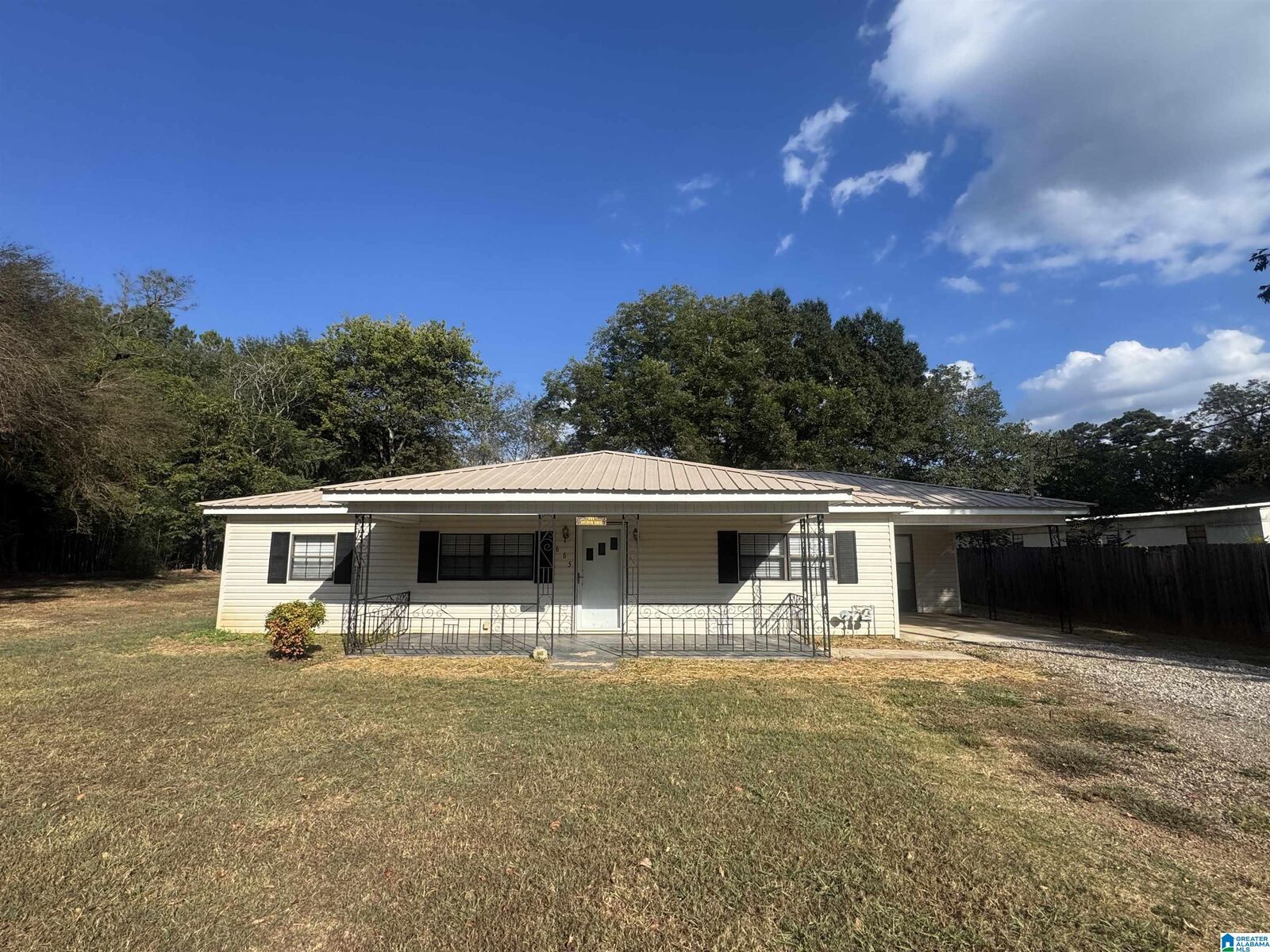 Property Photo:  665 Rosewood Circle  AL 36201 