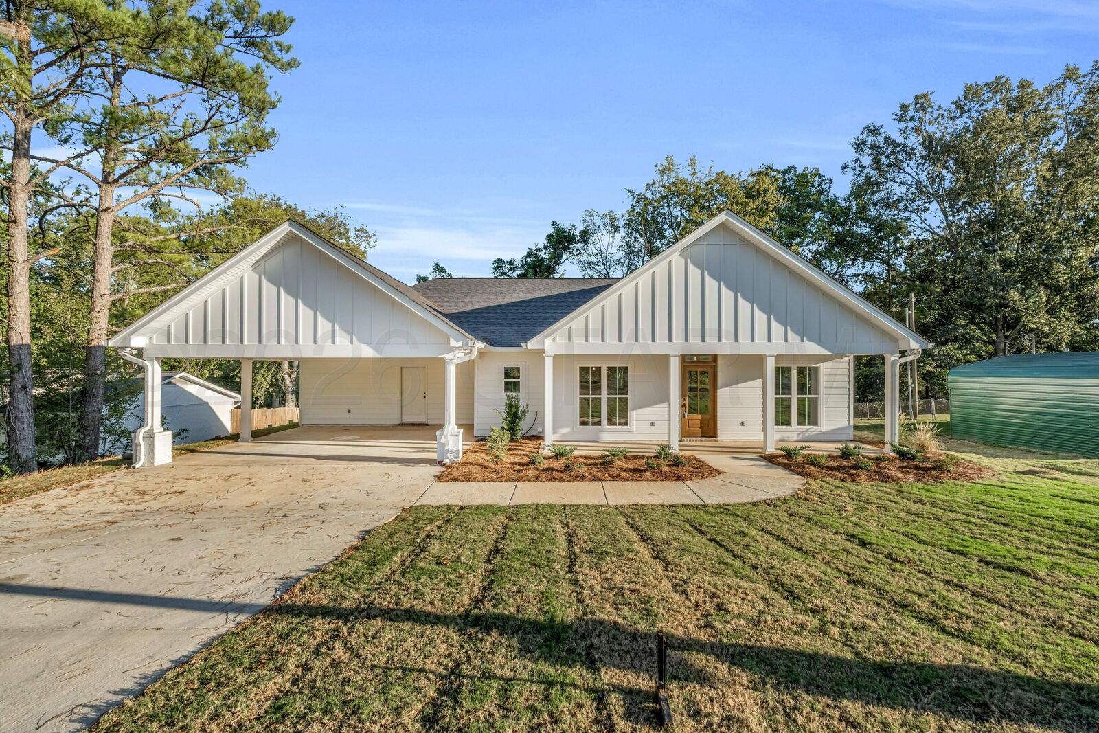 Property Photo:  6 Pontotoc Street  MS 39759 