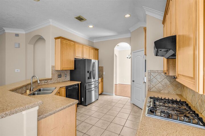 Property Photo: 1131 Sienna Hill Drive TX 77077