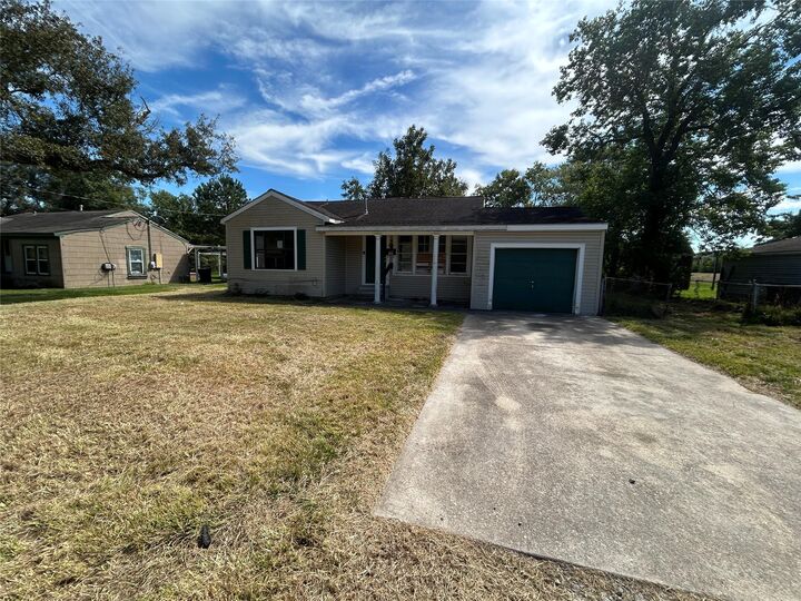 Property Photo:  220 Charles Avenue  TX 77611 