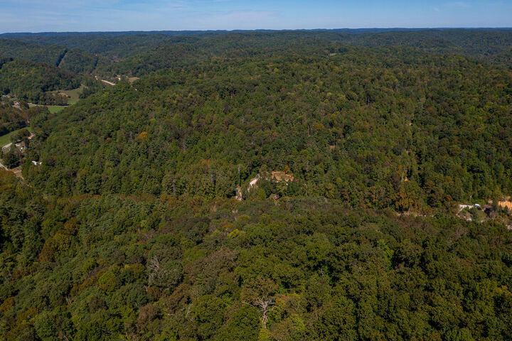 Property Photo:  9999 N Hwy 421  KY 40488 