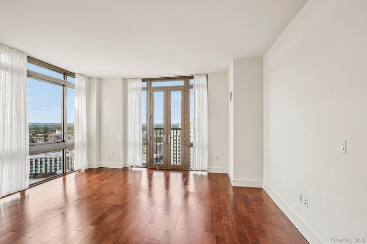 Property Photo: 175 Huguenot Street 2107 NY 10801