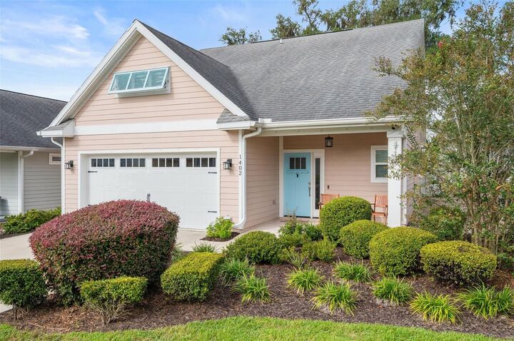 Property Photo:  1402 NW 121st Way  FL 32606 
