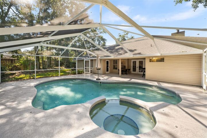 Property Photo:  10527 NW 14th Place  FL 32606 