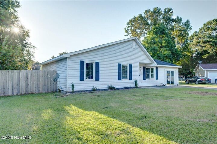 Property Photo: 311 Deacon Court NC 28532