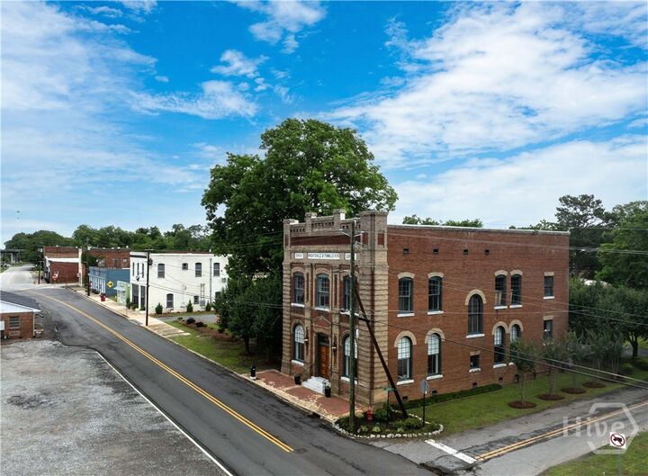 Property Photo: 103-121 W South Central Avenue GA 31089