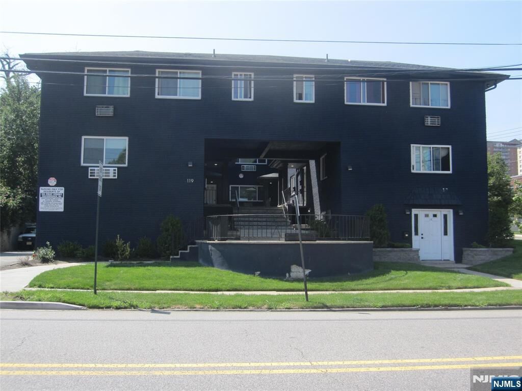 Property Photo:  119 1st Street 2A  NJ 07601 