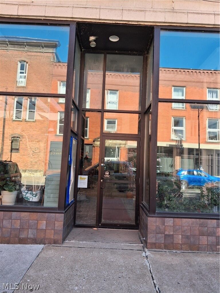 Property Photo: 610 Broadway 15 OH 44052