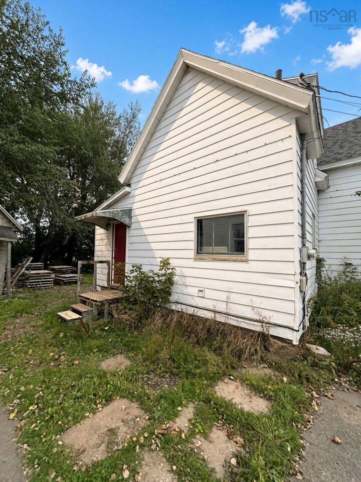 Property Photo:  9 Chapel Street  NS B0M 1X0 