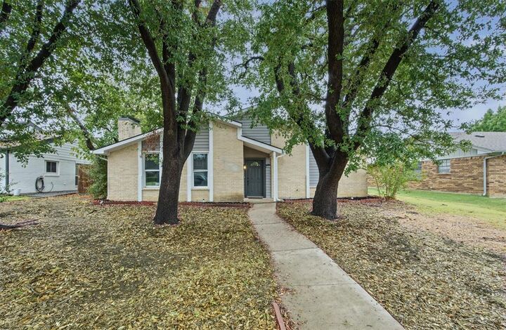 Property Photo:  1882 Hillcrest Drive  TX 75077 