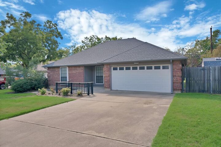 Property Photo:  3130 Jewell Drive  TX 76016 