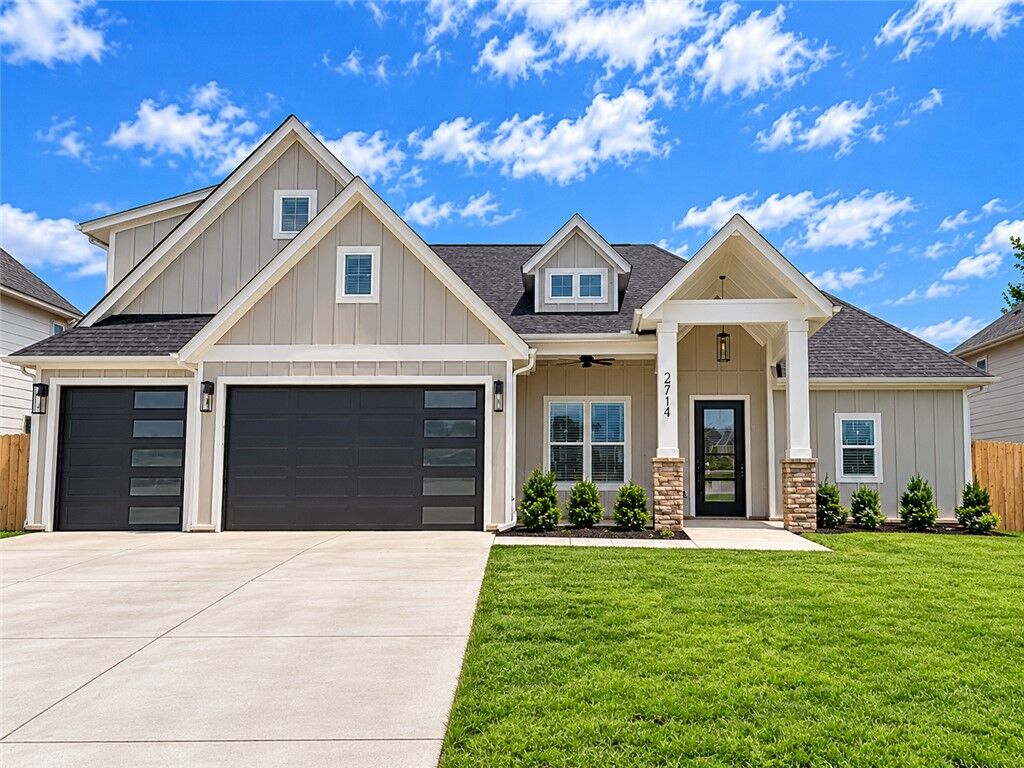 Property Photo:  2714 Eris Avenue  AR 72745 