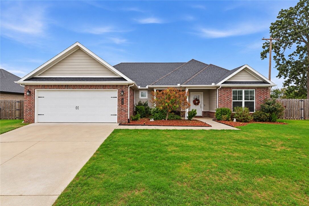 Property Photo: 900 Estes Drive AR 72751