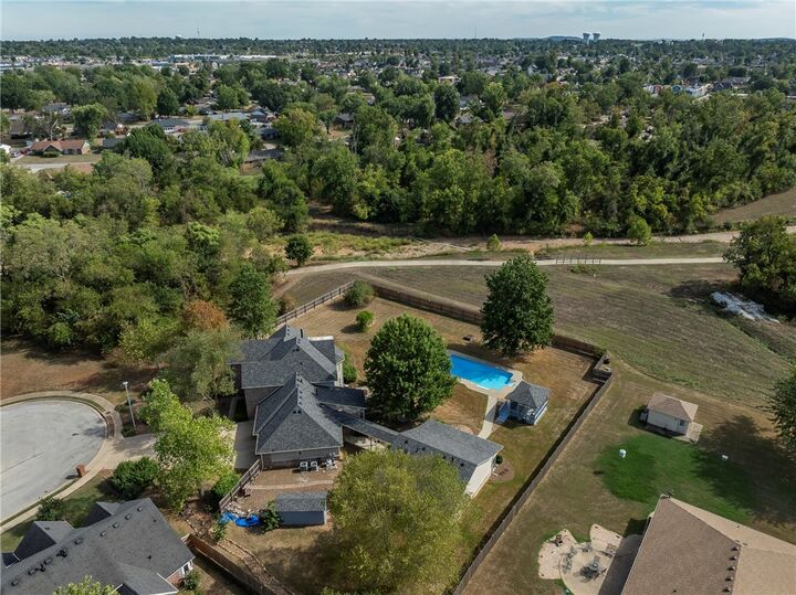 Property Photo:  702 N 27th Street  AR 72756 
