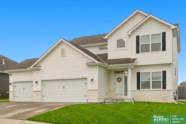 Property Photo:  12920 S 54 Street  NE 68133 