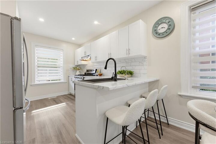 Property Photo: 20 House Avenue ON N3R 4G6