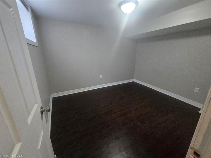 Property Photo:  996 Queensdale Avenue E B  ON L8T 1H9 