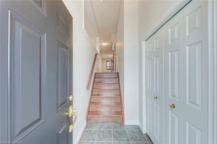 Property Photo: 2280 Baronwood Drive 18 ON L6M 5J8
