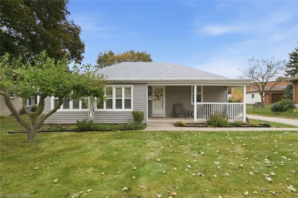 Property Photo:  111 Silver Street  ON N3L 1V2 