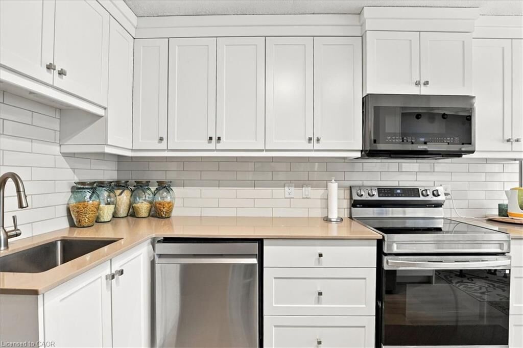 Property Photo:  30 Green Valley Drive 36  ON N2P 1G8 