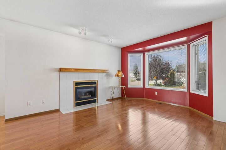 Property Photo:  116 Covington Rise NE  AB T3K 4A9 