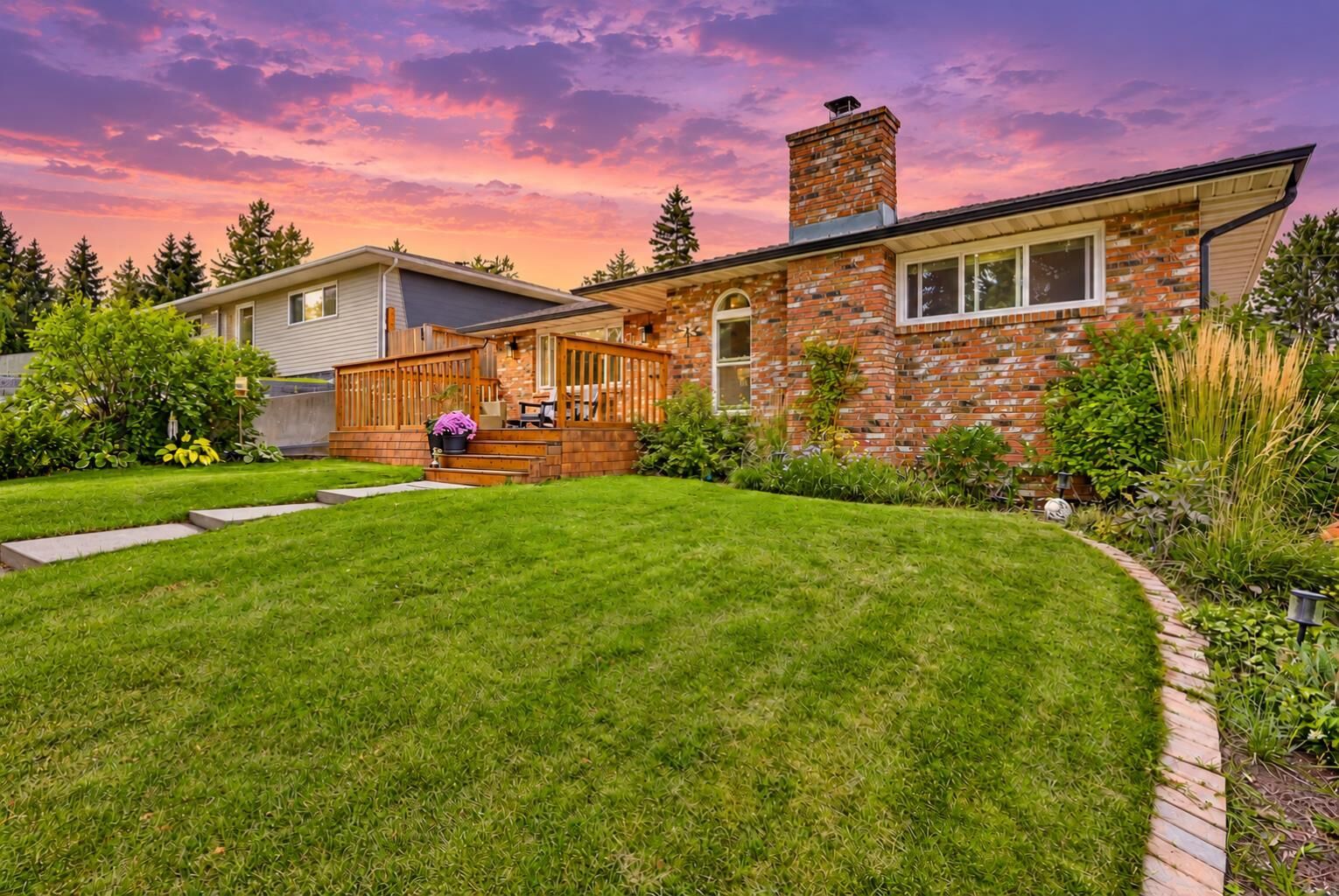 Property Photo:  716 Seymour Avenue SW  AB T2W 0N4 