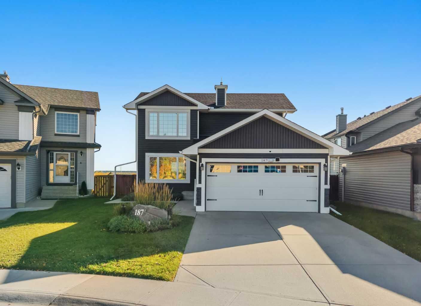 Property Photo:  187 Covington Close NE  AB T3K 4L9 