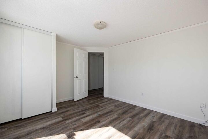 Property Photo:  192 Elm Street  AB T9K 0K1 