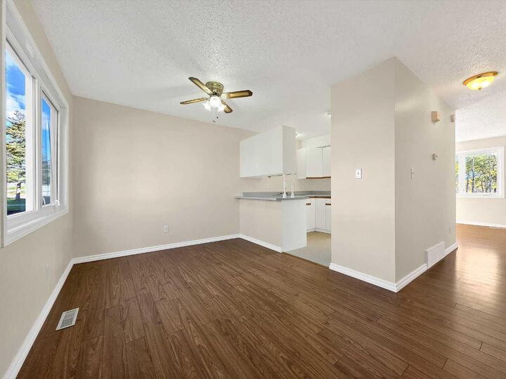 Property Photo:  5 97 Avenue  AB T0E 0Y0 