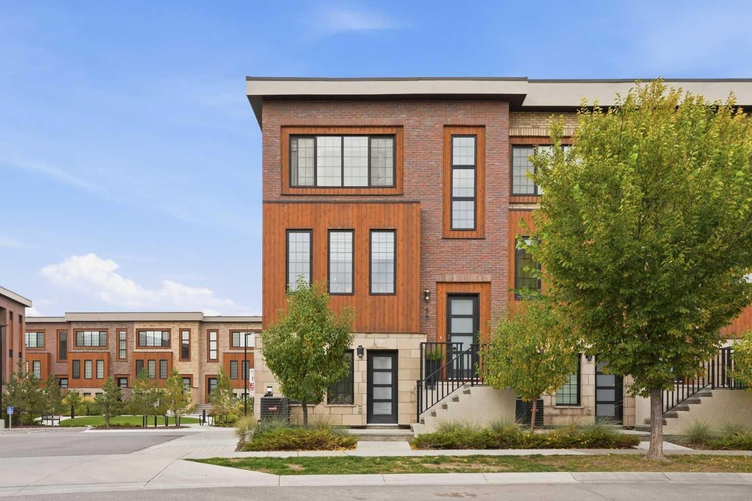 Property Photo: 85 Greenbriar Place NW AB T3B 6J1