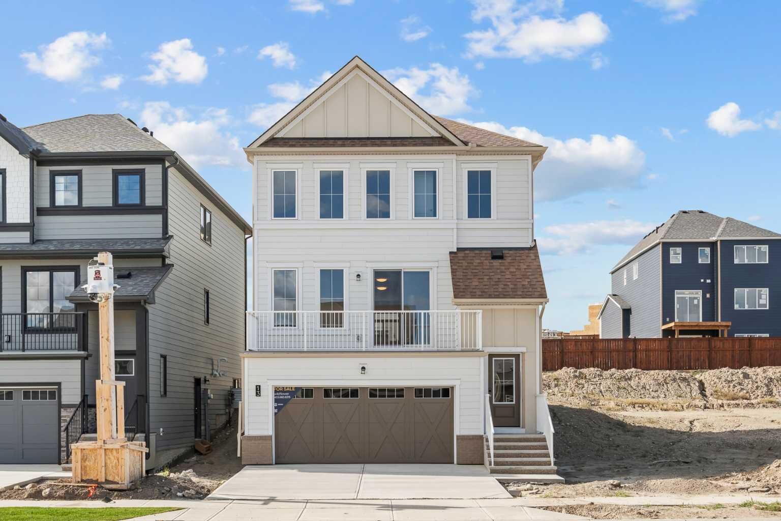 Property Photo:  13 Wild Rose Bay SW  AB T4B 5X8 