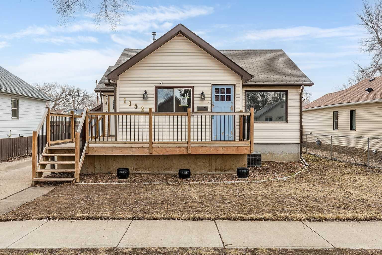 Property Photo:  1152 Braemar Street SE  AB T1A 0W2 