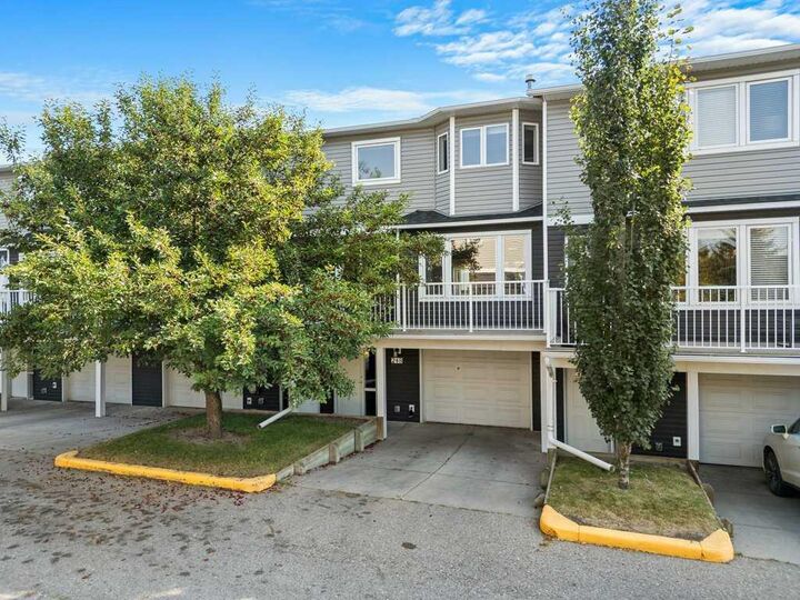 Property Photo:  248 Regal Park NE  AB T2E 0S6 
