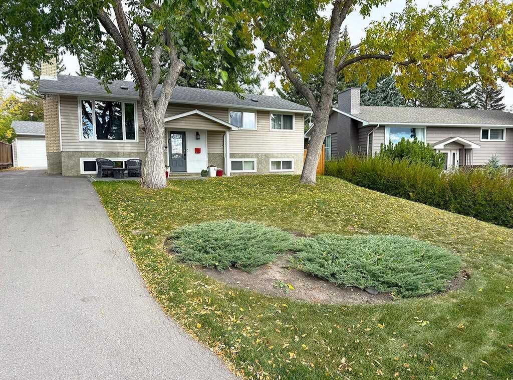 Property Photo: 5864 Dalford Hill NW AB T3A 1L6