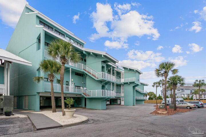 Property Photo: 1390 Ft Pickens Rd 109 FL 32561