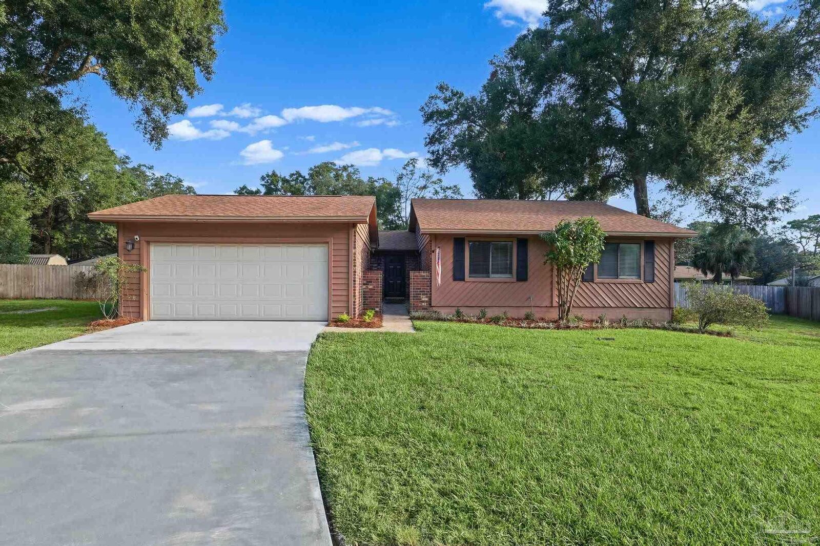 Property Photo:  9912 Stone Meadow Rd  FL 32514 