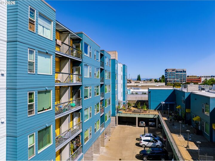 Property Photo: 265 W 8th Ave OR 97401