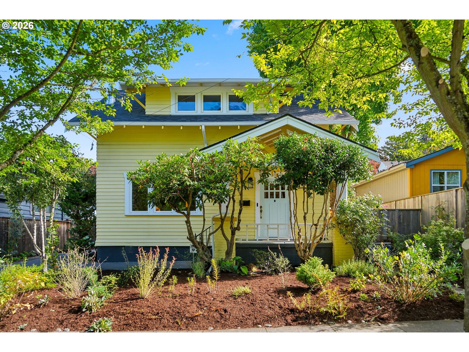 Property Photo: 516 SE 54th Ave OR 97215