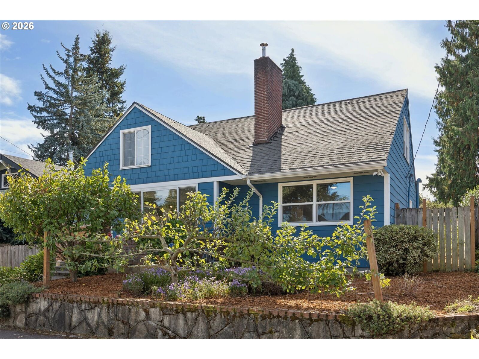 Property Photo: 26 NE Stafford St OR 97211