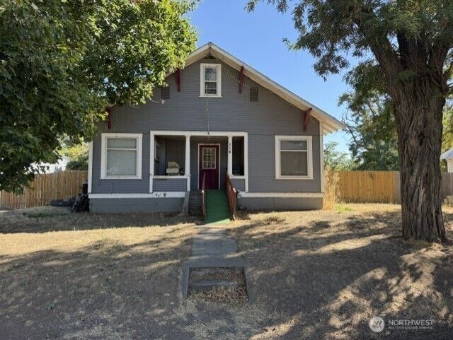 Property Photo:  114 N F Street  WA 99348 