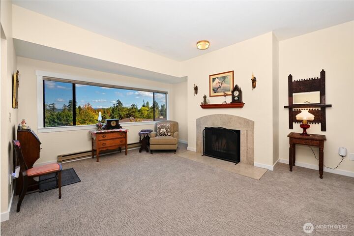 Property Photo: 6710 Parkpoint Way NE E-402 WA 98115