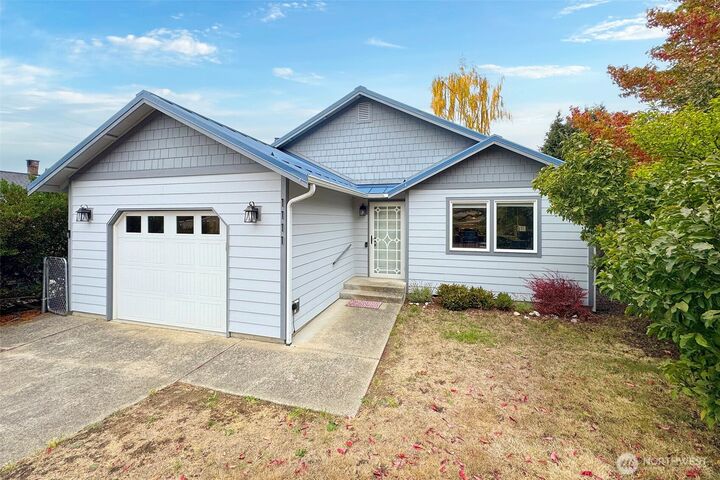 Property Photo: 1111 E 6th Street WA 98362
