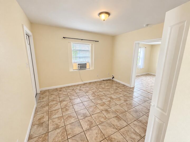 Property Photo:  2735 NE 9th Avenue Unit-B  FL 33334 