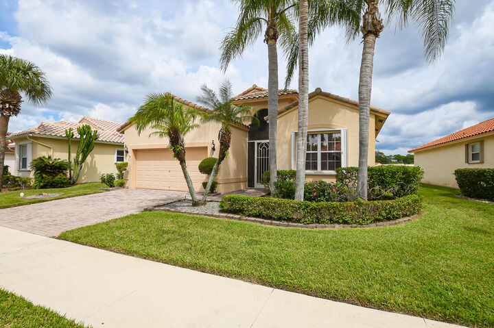 Property Photo: 320 NW Millpond Lane FL 34986