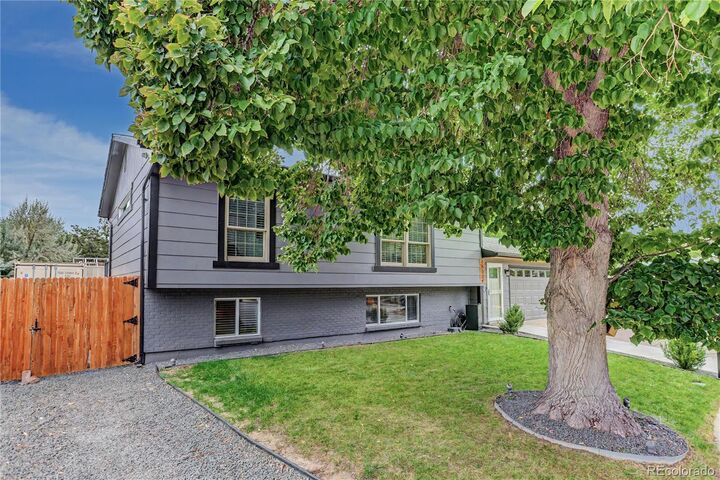 Property Photo:  15304 E Idaho Place  CO 80017 