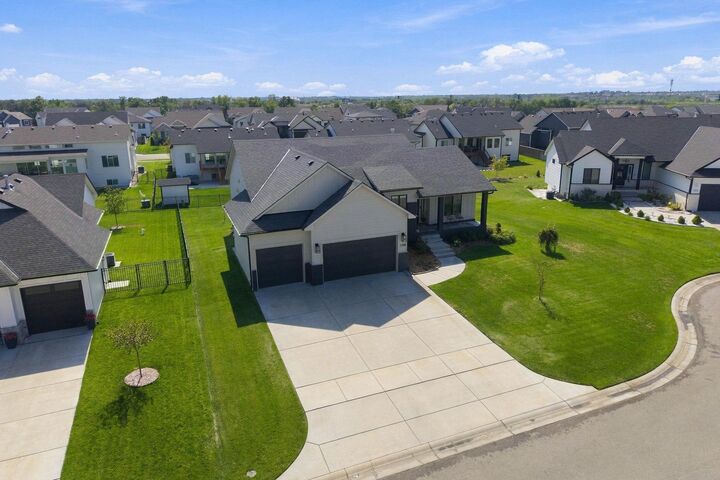 Property Photo: 2709 N Eagle Ct. KS 67226