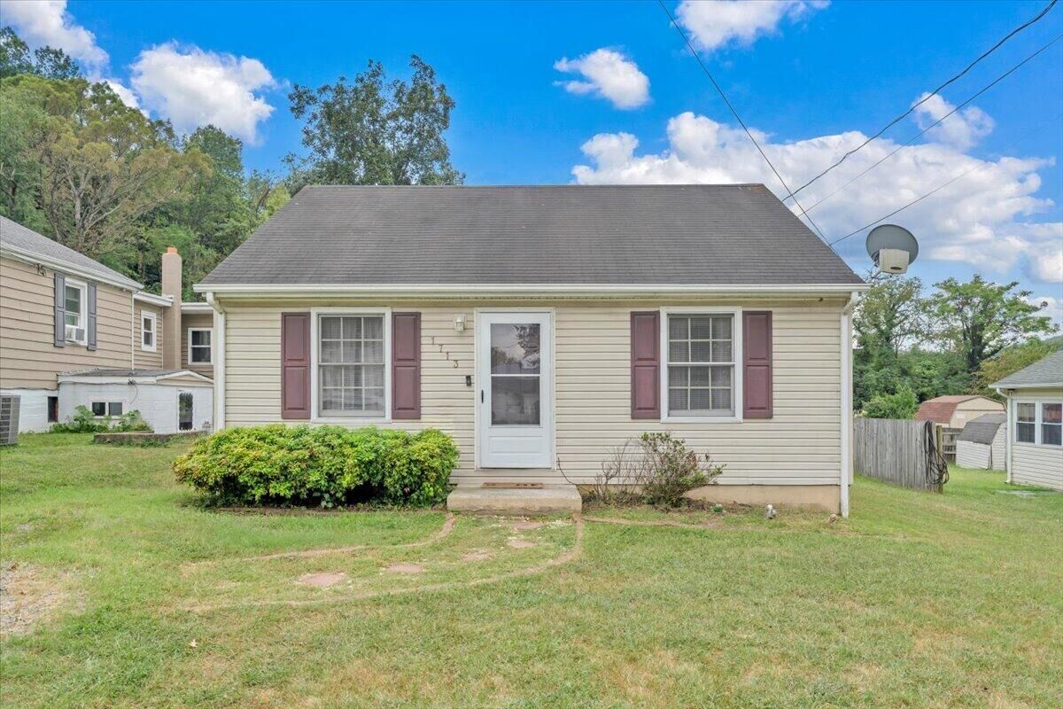 Property Photo: 1713 Padbury Ave SE VA 24014