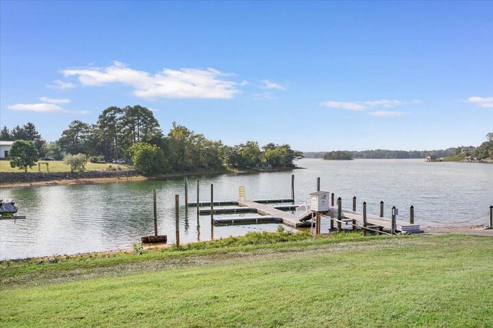 Property Photo:  435 Lands End Cir  VA 24176 