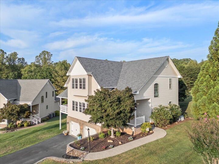 Property Photo:  435 Lands End Cir  VA 24176 